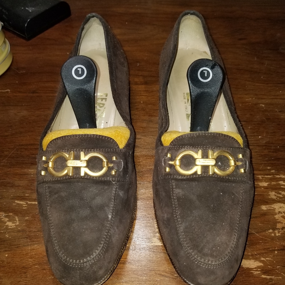 Vintage Salvatore Ferragamo Suede leather pumps